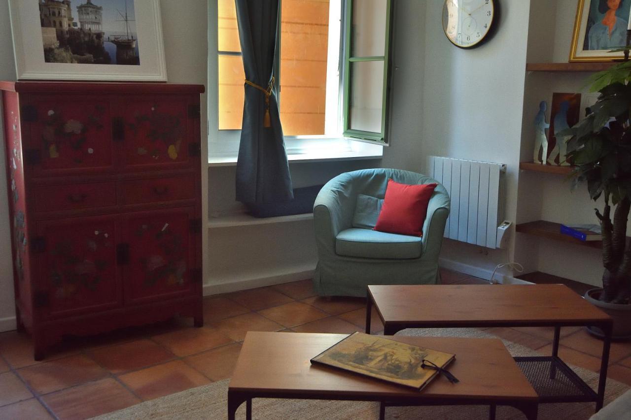 Apartment 33 On The Old Historic Senate Square Nice Bagian luar foto