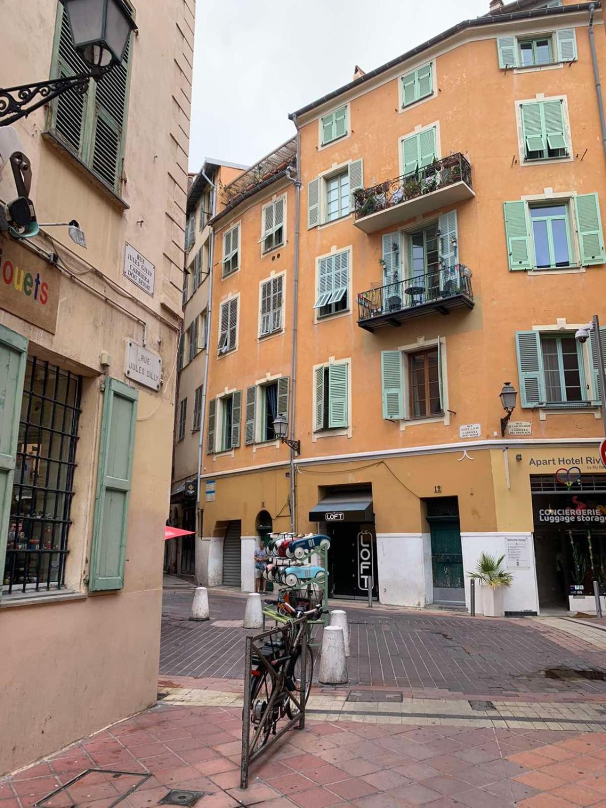 Apartment 33 On The Old Historic Senate Square Nice Bagian luar foto