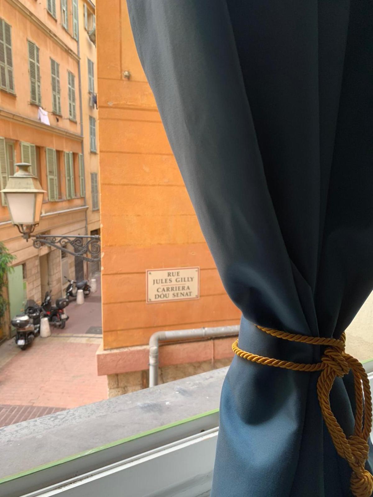 Apartment 33 On The Old Historic Senate Square Nice Bagian luar foto