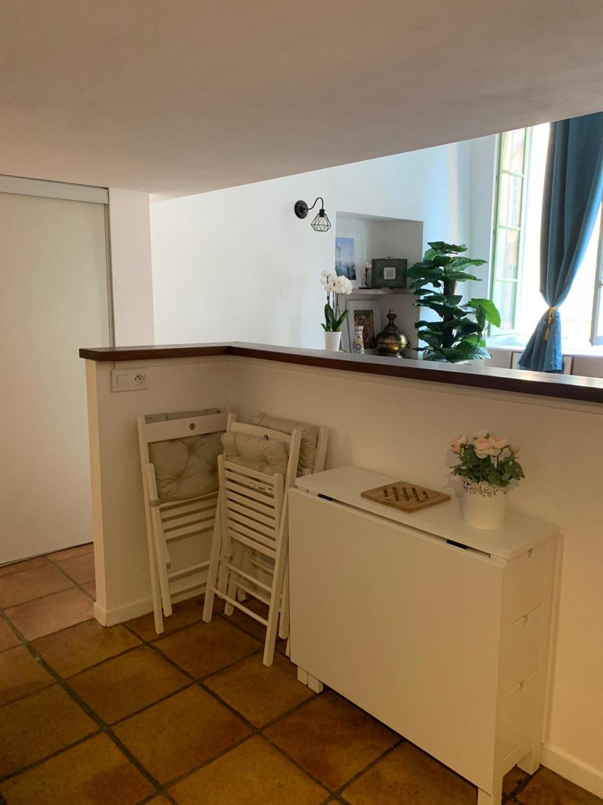 Apartment 33 On The Old Historic Senate Square Nice Bagian luar foto